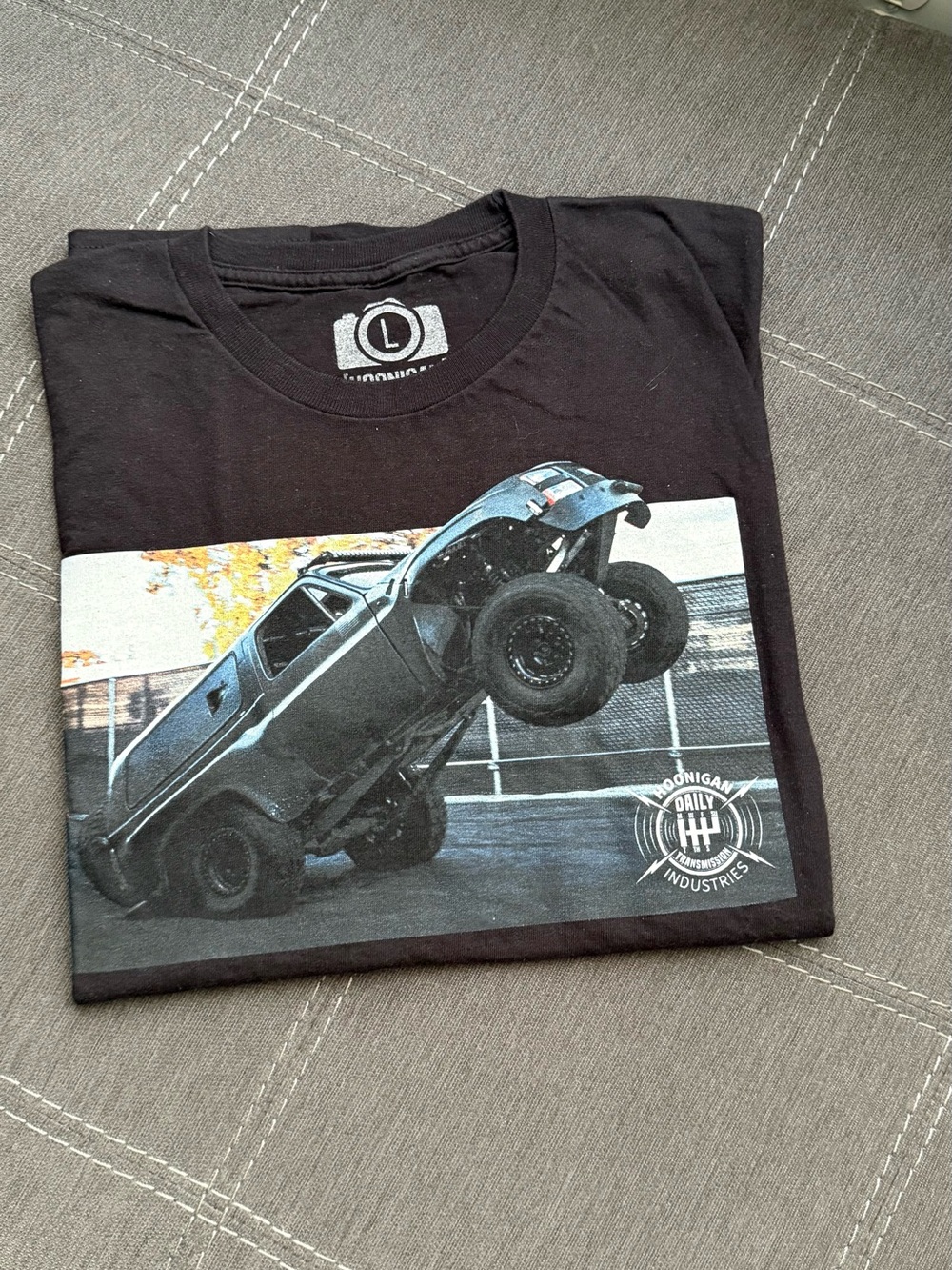 Daily Industries Black Short-Sleeve Graphic Tee - Men's